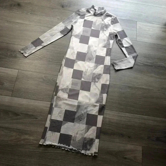 Forever 21 Grey Multi Gingham Long Sleeve Midi Dress Size Small - Picture 11 of 11